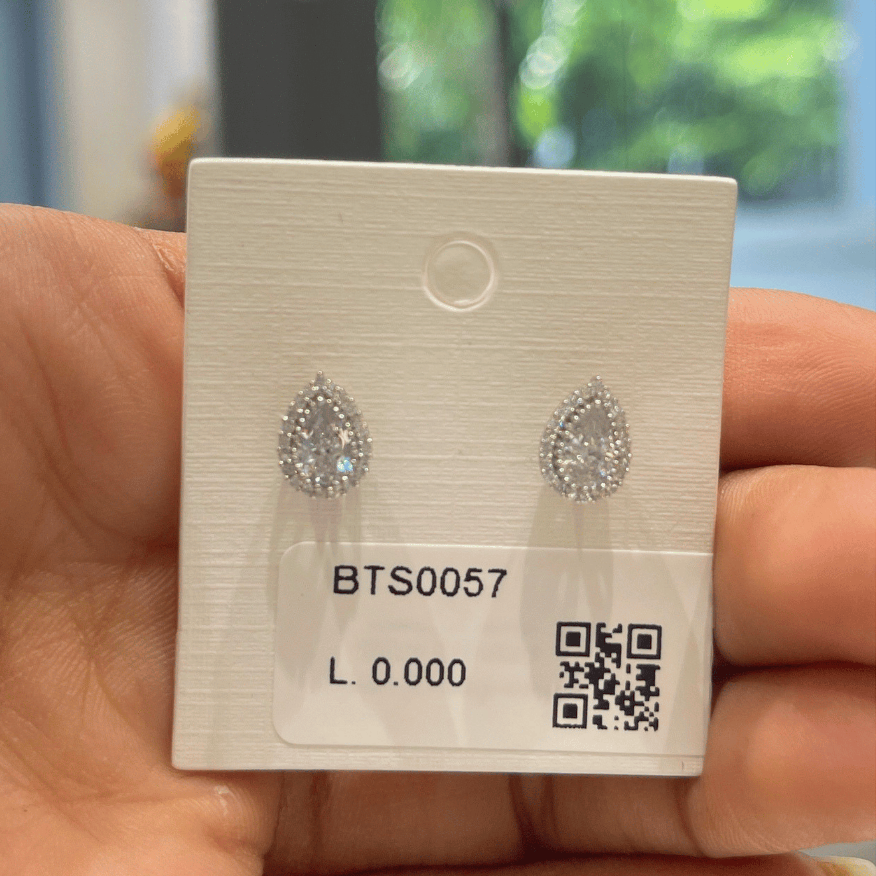 Queen Earrings