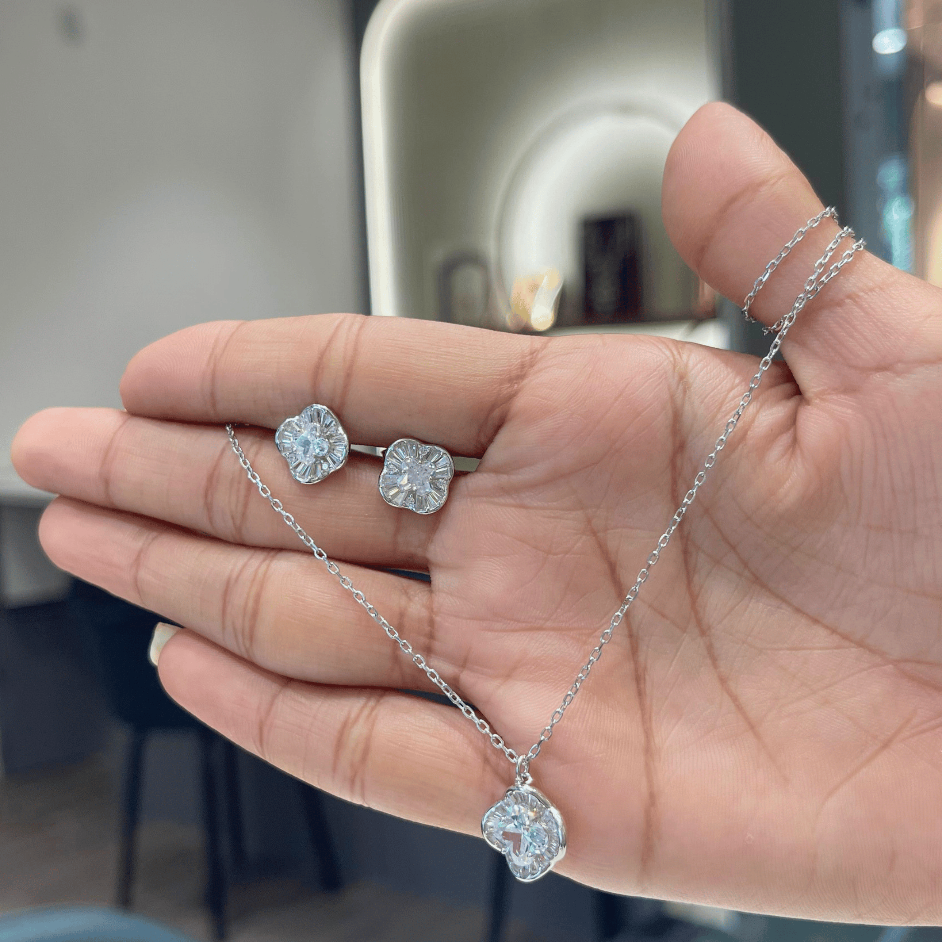 925 Silver Stylish Pendant