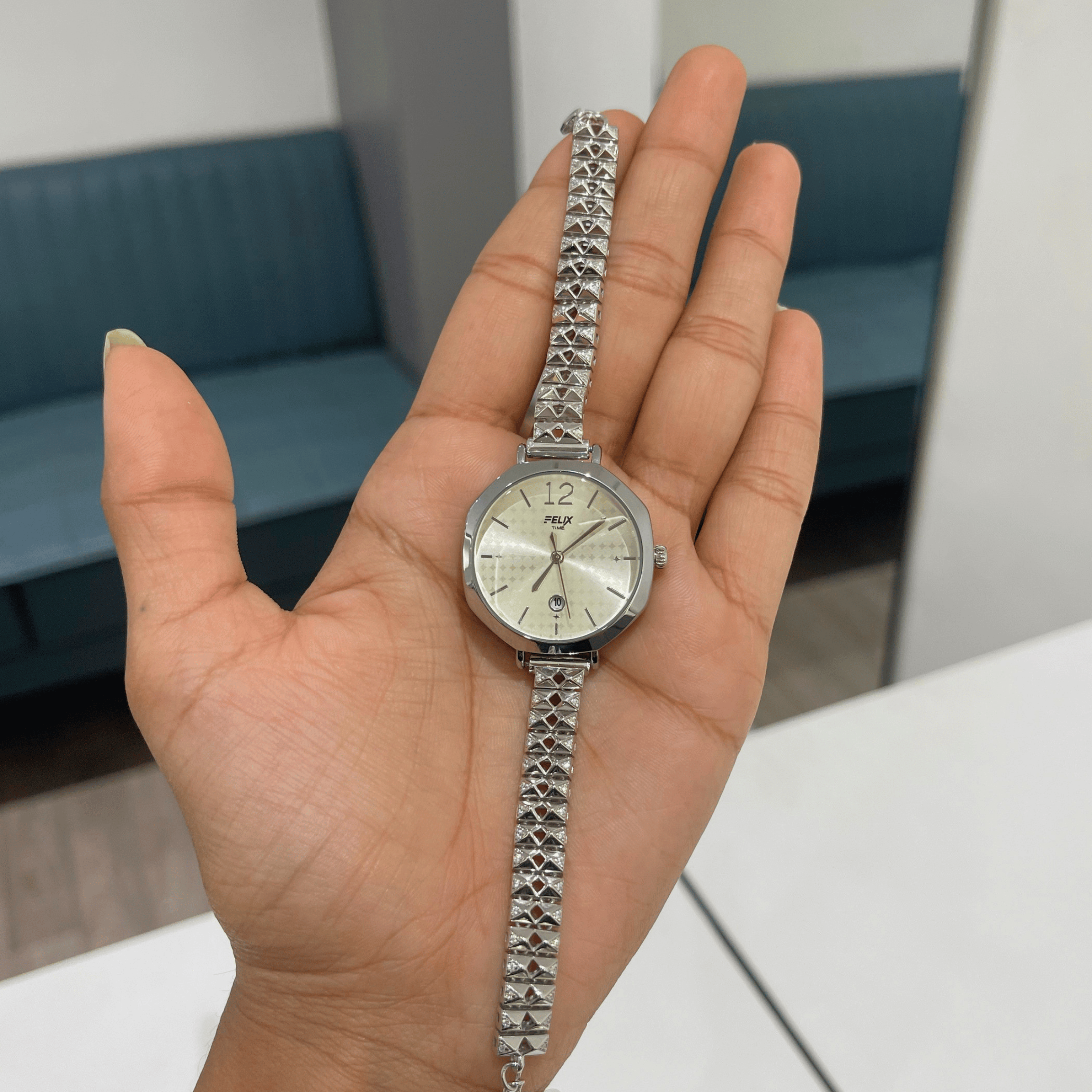 Classy Diva Wrist Watch