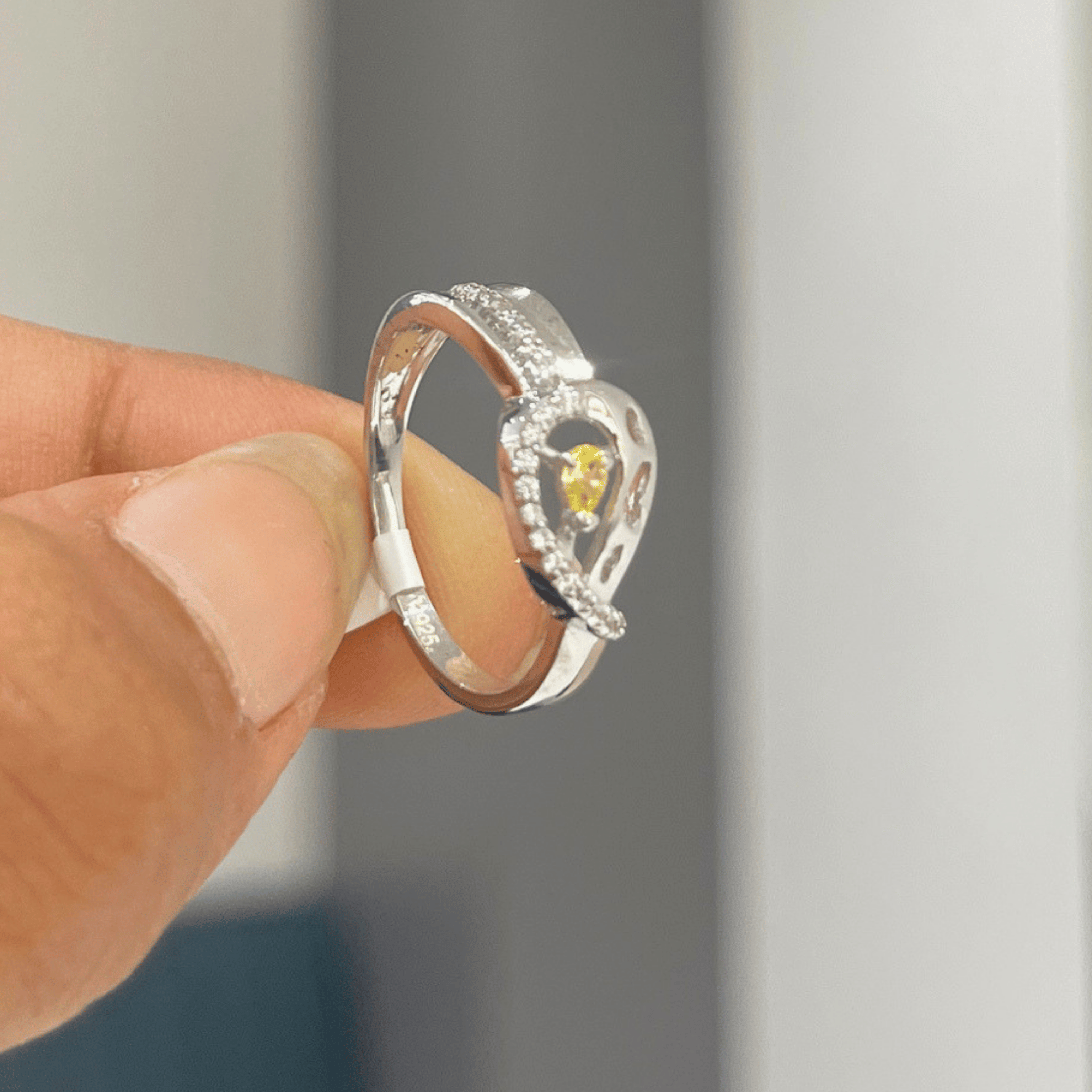 Dazzle Heart Ring