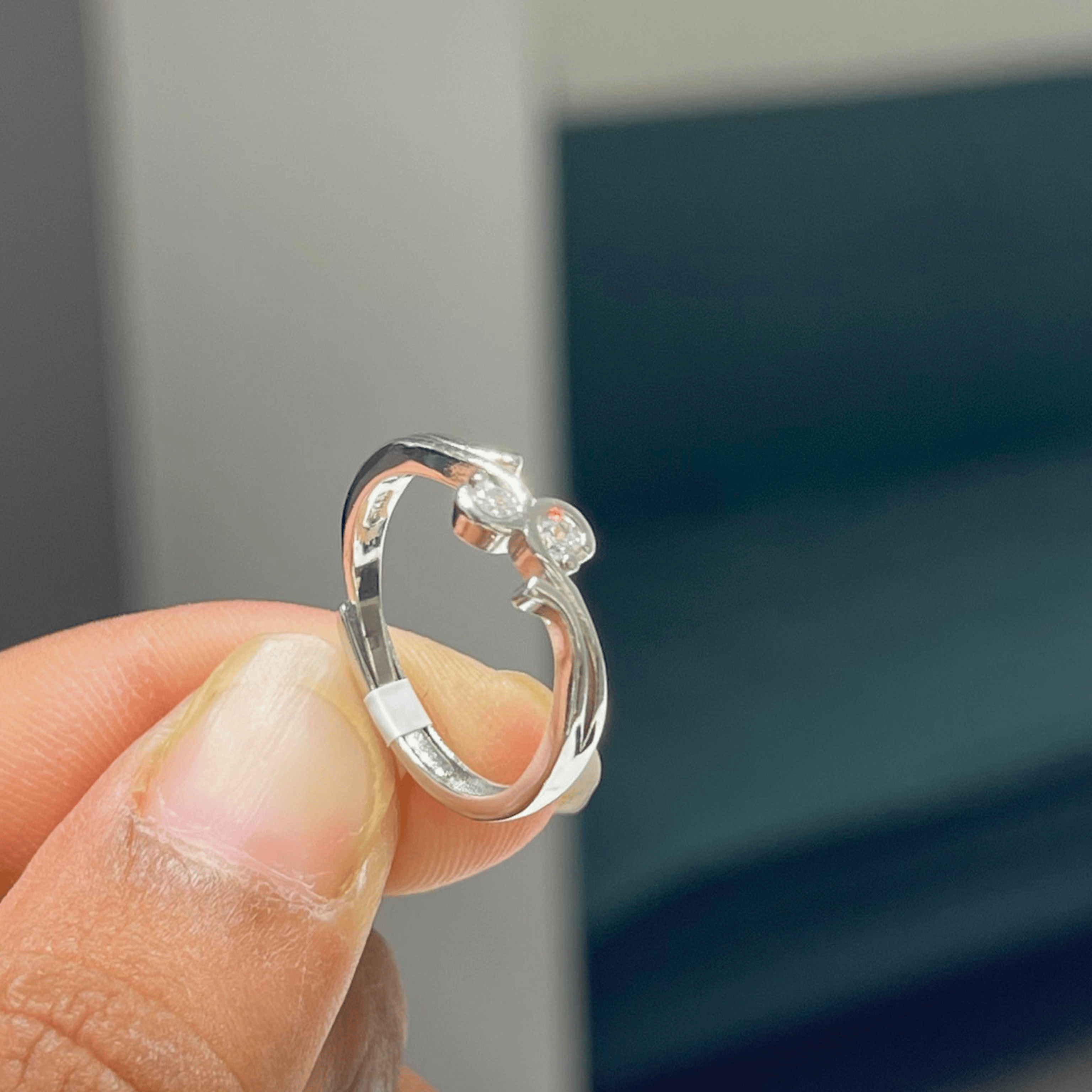 Elegant Wave Ring