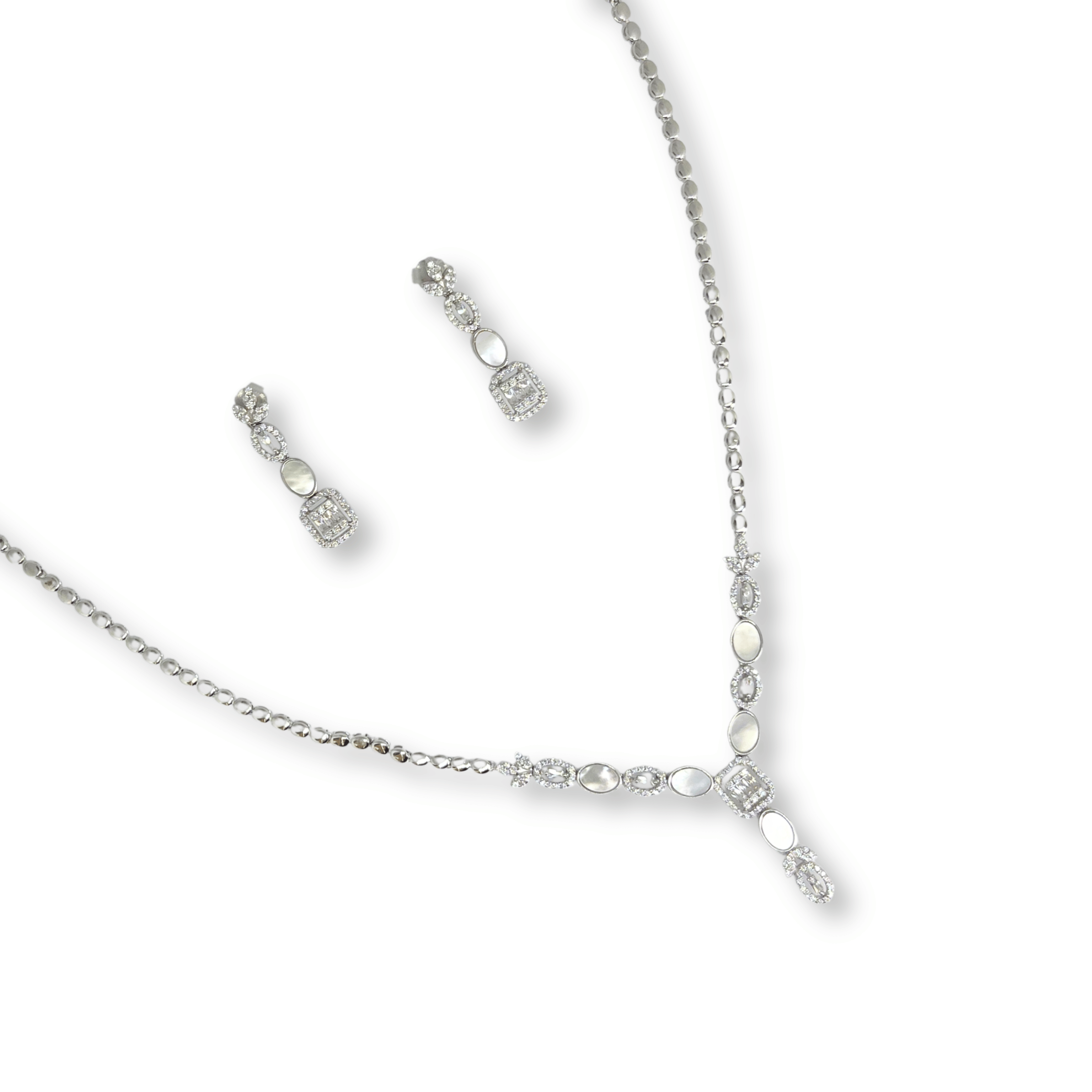 Elegant Pearl Touch Diamond Look Necklace Set