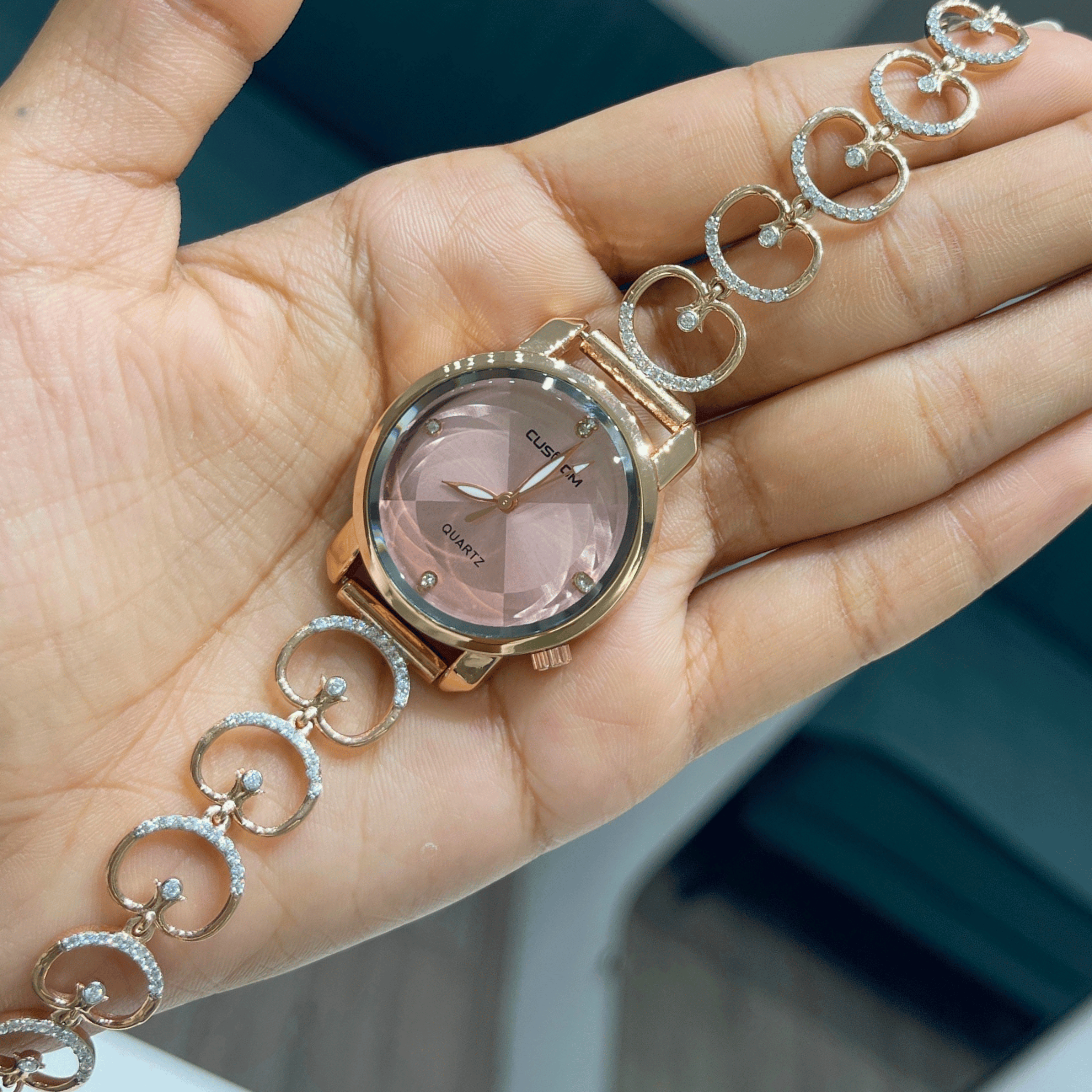 Trendy Luxe Chain Watch