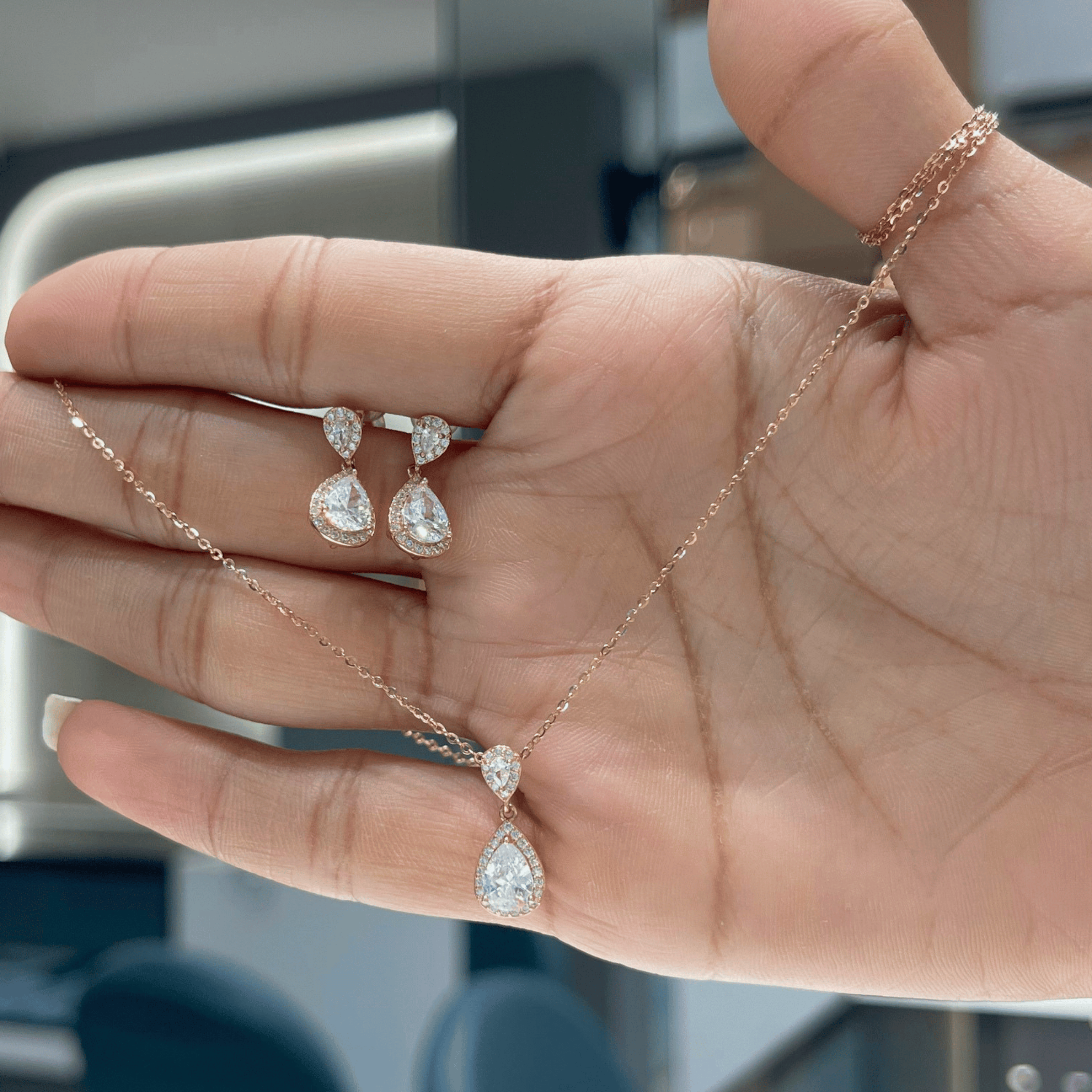 925 Silver Stylish Floral Pendant Chain