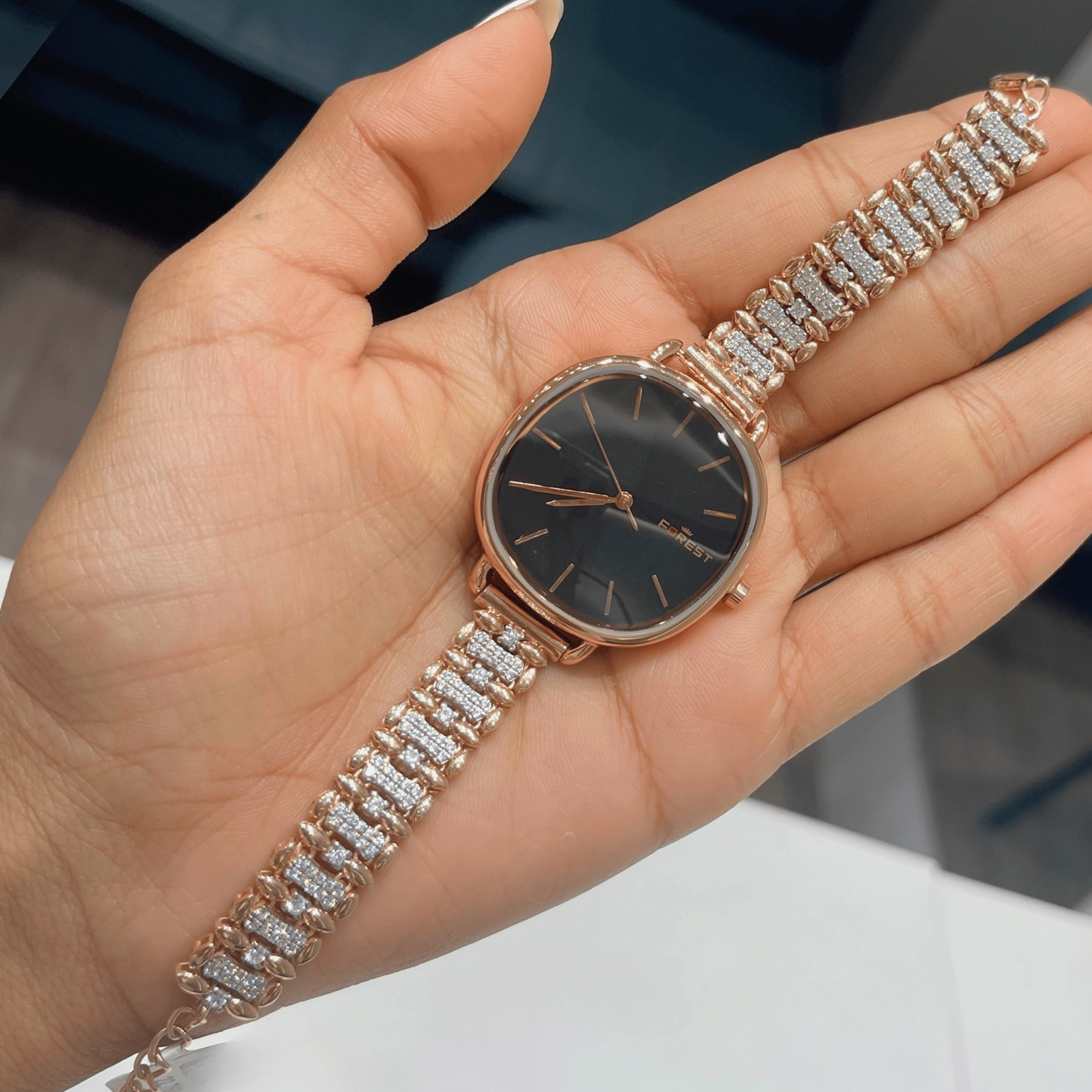 Stylish Charm Wrist Watch
