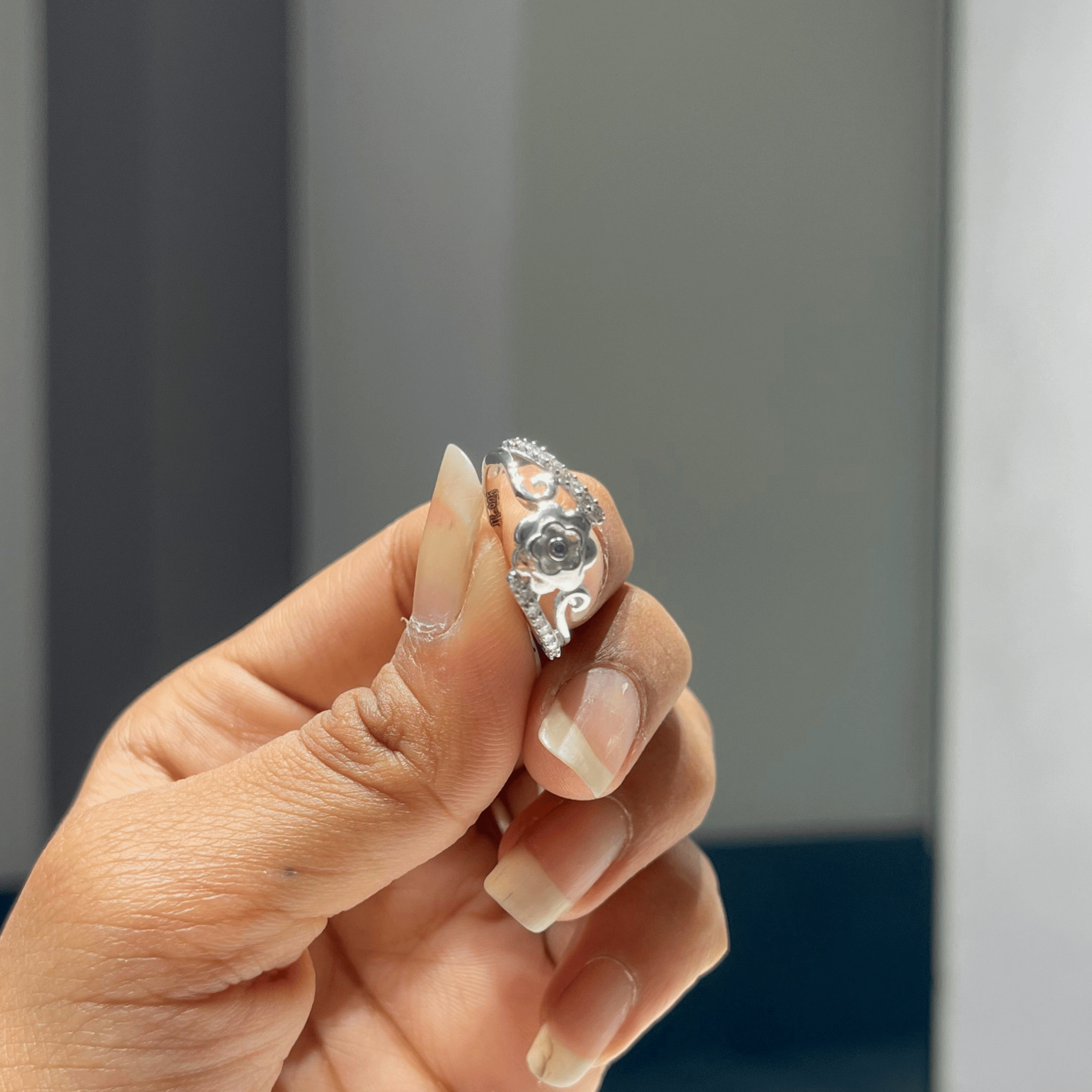Elegant Edge Ring