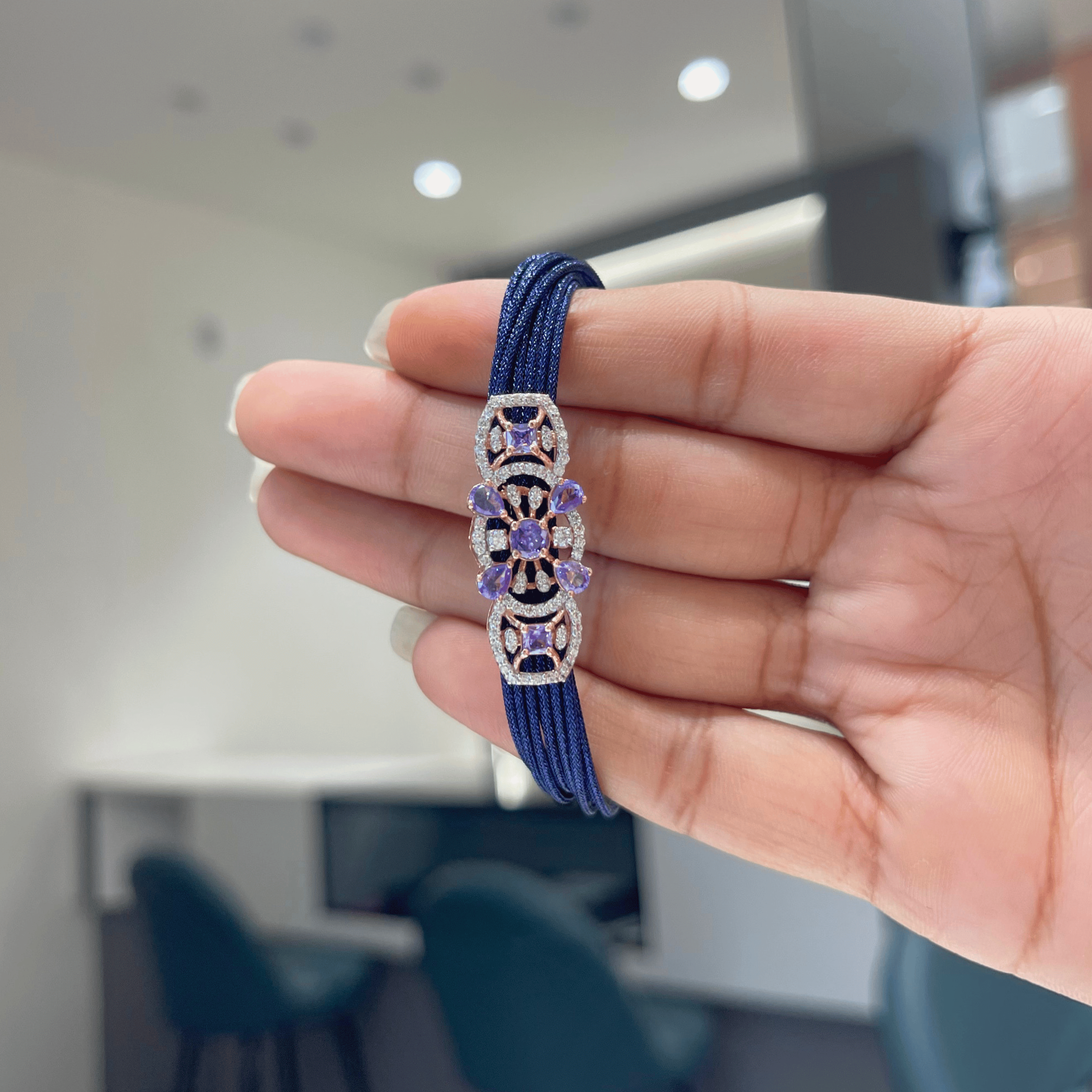 Premium Loop Bracelet