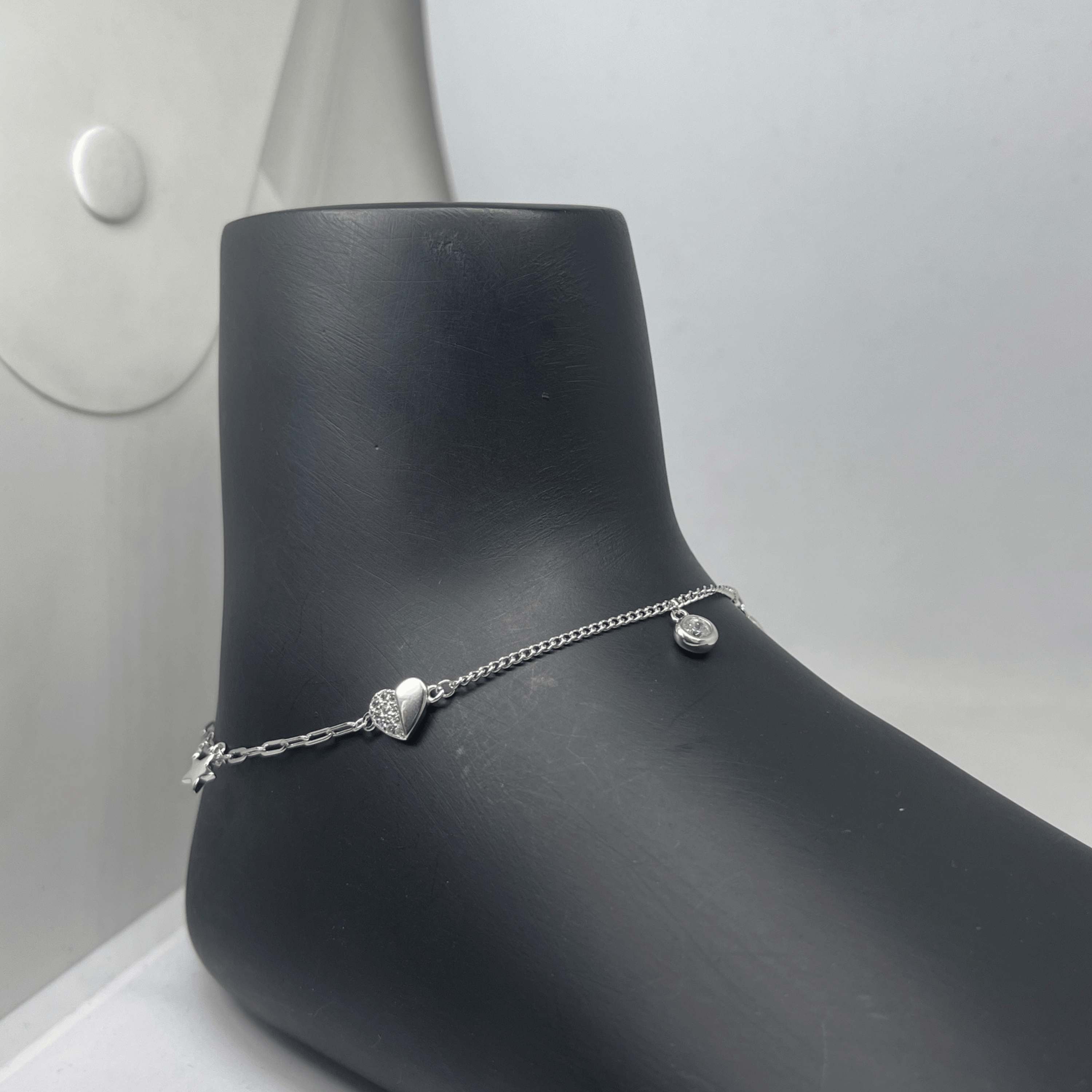 Minimal Chic Chain