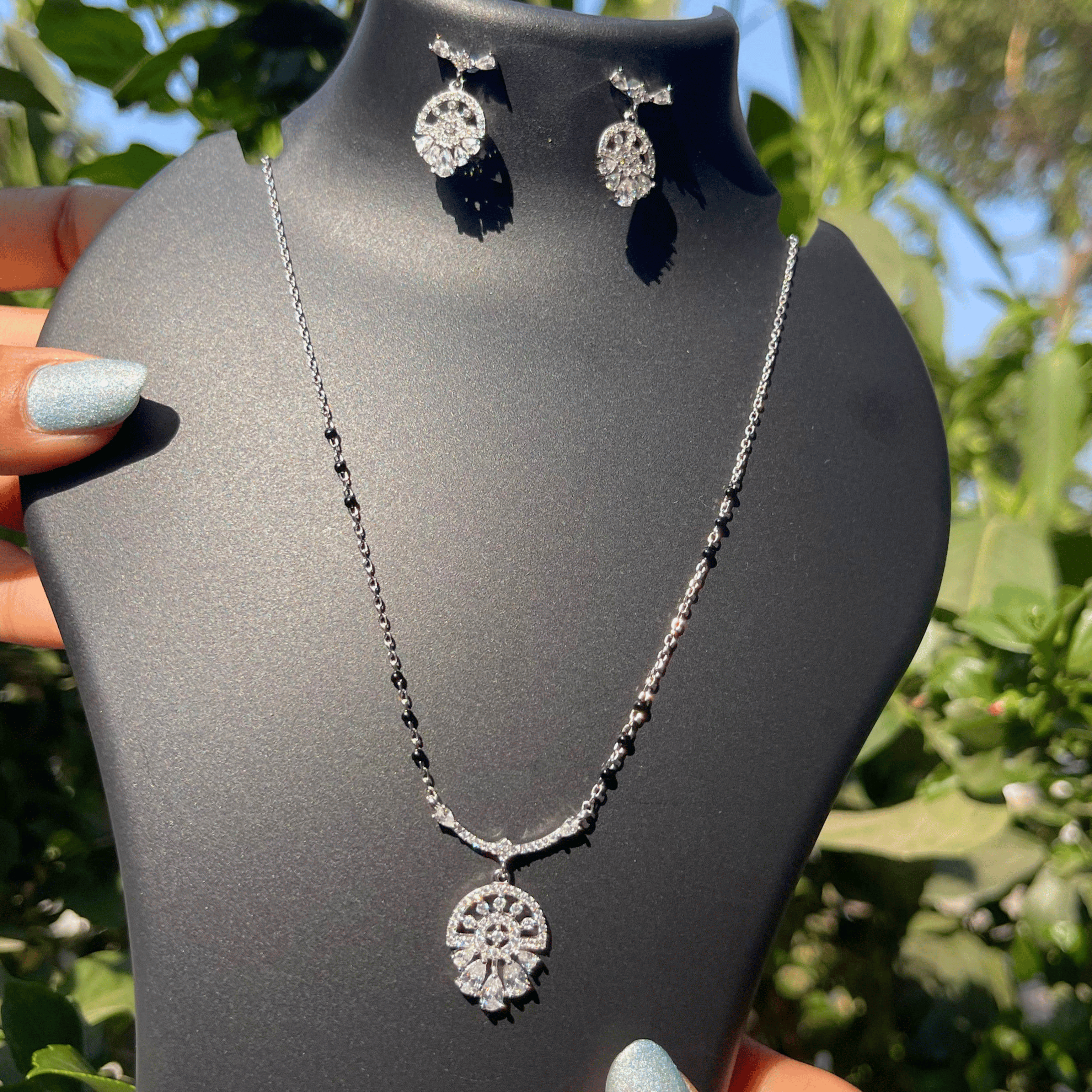 925 Silver Designer Round Pendant Mangalsutra Set
