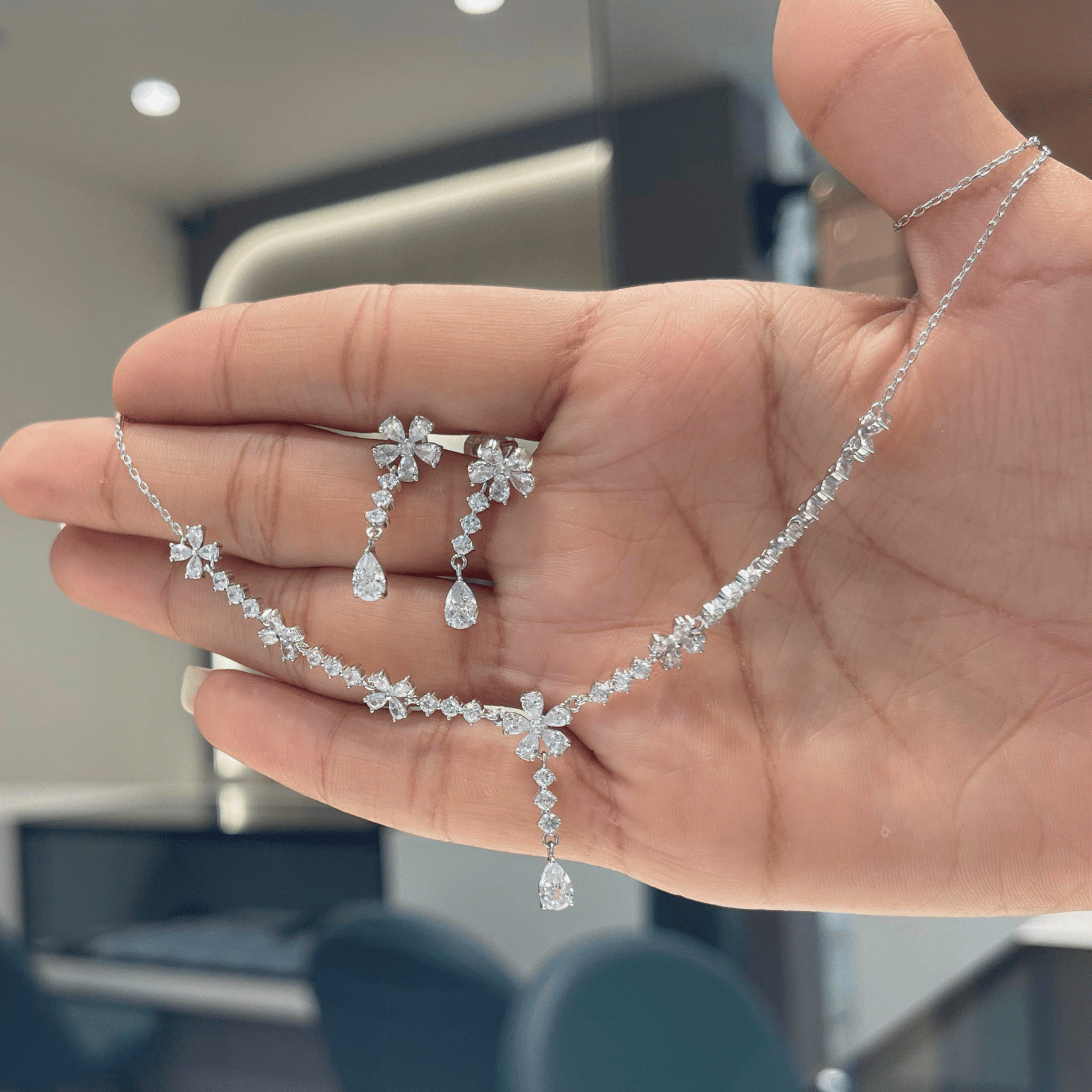 925 Silver Elegant Chain Pendant